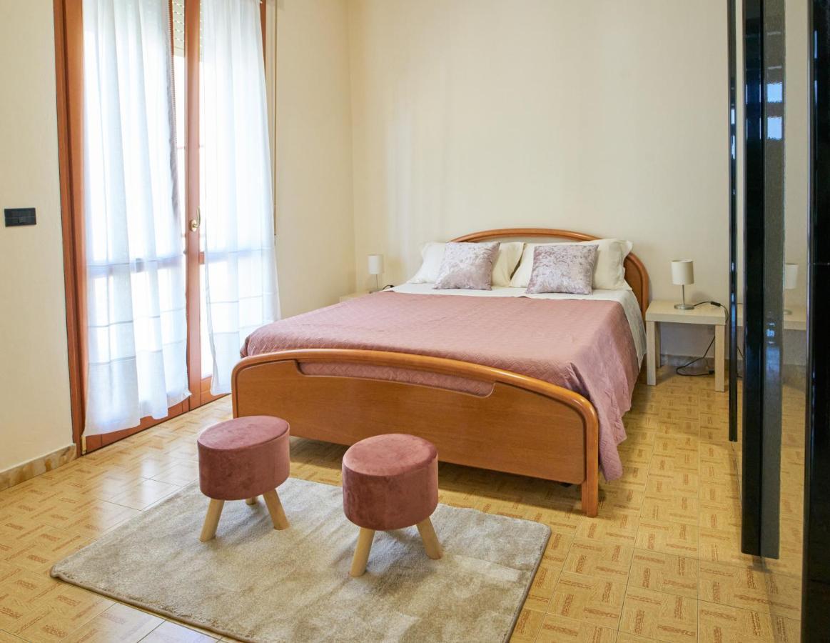 Cinzia'S Holiday Home デセンツァーノ・デル・ガルダ エクステリア 写真