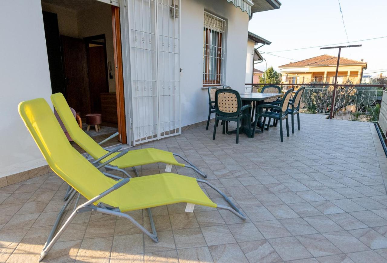 Cinzia'S Holiday Home デセンツァーノ・デル・ガルダ エクステリア 写真
